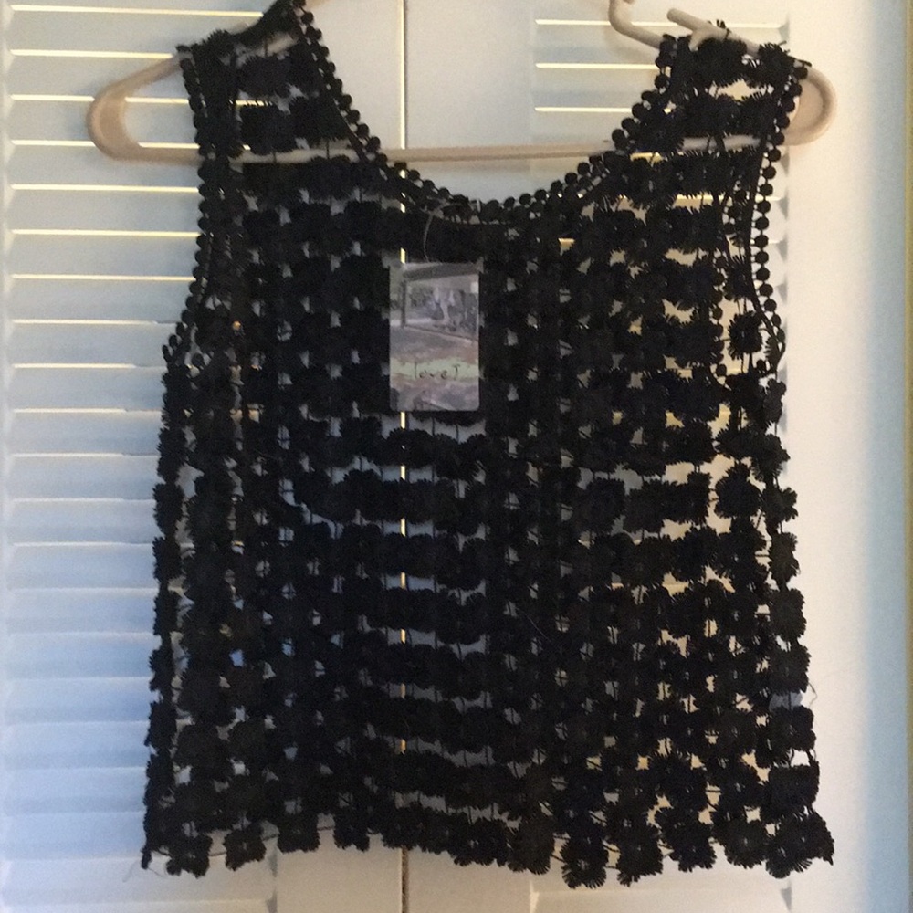 Love J laser crotchet flower top Small